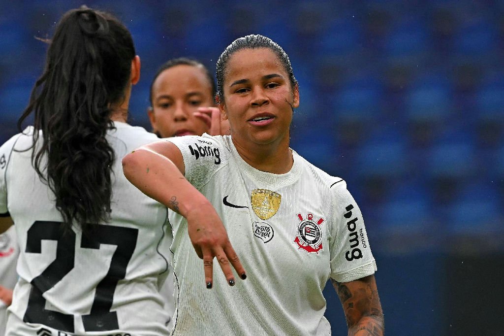 Corinthians e Palmeiras garantem vaga nas quartas da Libertadores feminina
