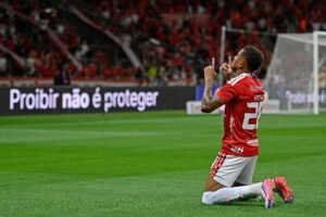 Corinthians sofre 7ª derrota seguida após gol relâmpago do Internacional