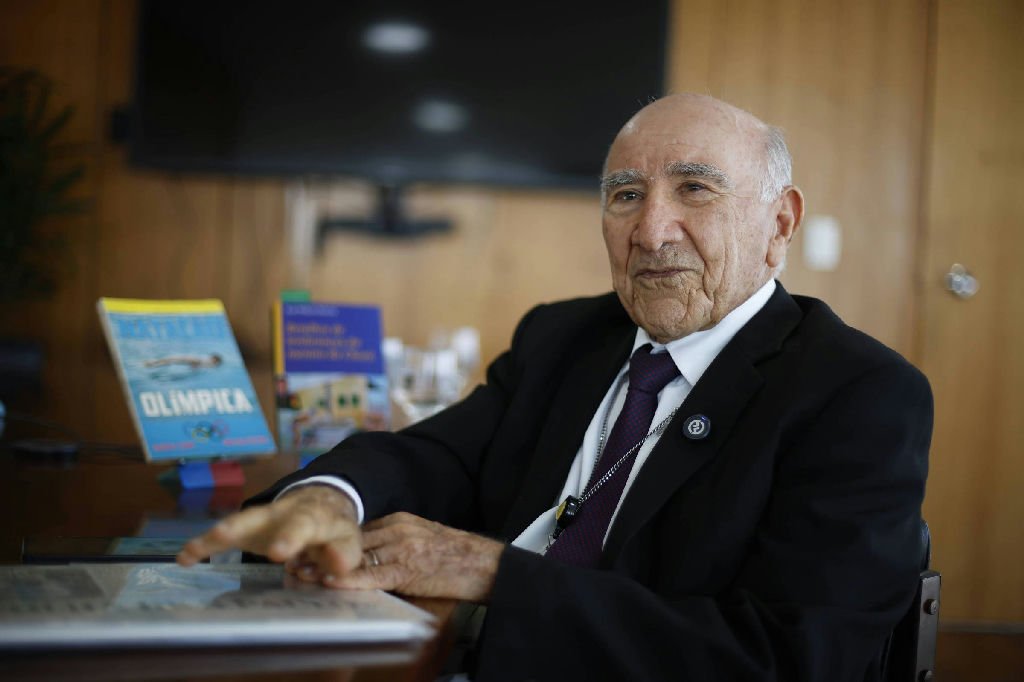 Coronel José Wilson Pereira, o funcionário mais velho da Presidência, reflete sobre sua trajetória aos 92 anos