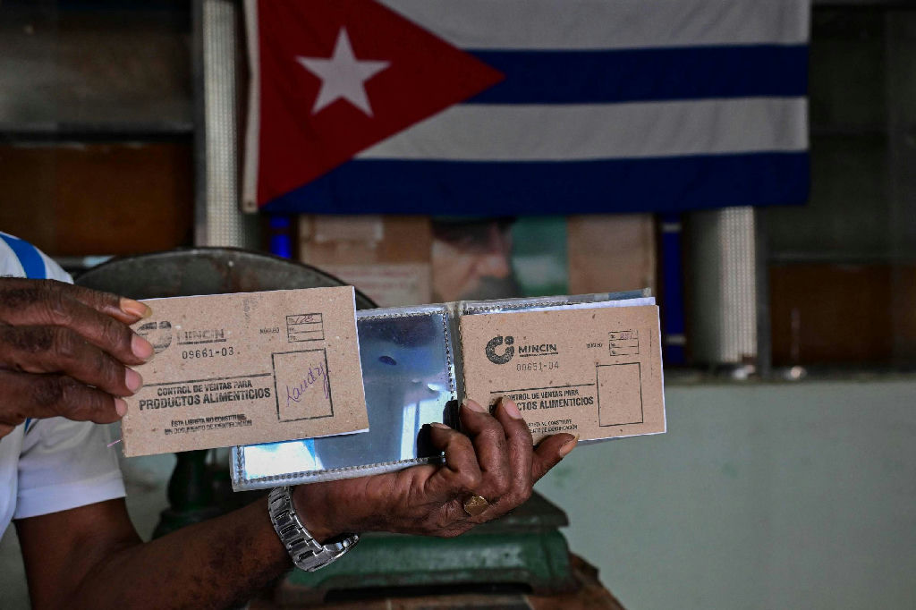 Cuba encerra caderneta de racionamento após 60 anos de subsídios
