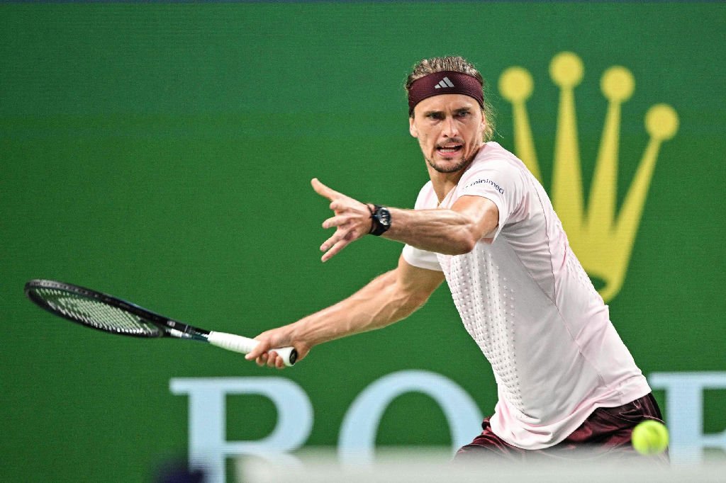 Derrota de Alcaraz garante Zverev como número um do mundo ao final da temporada