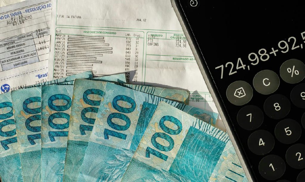 Dívida pública alcança 82,9% do PIB e déficit primário soma R$ 5,5 bilhões em setembro