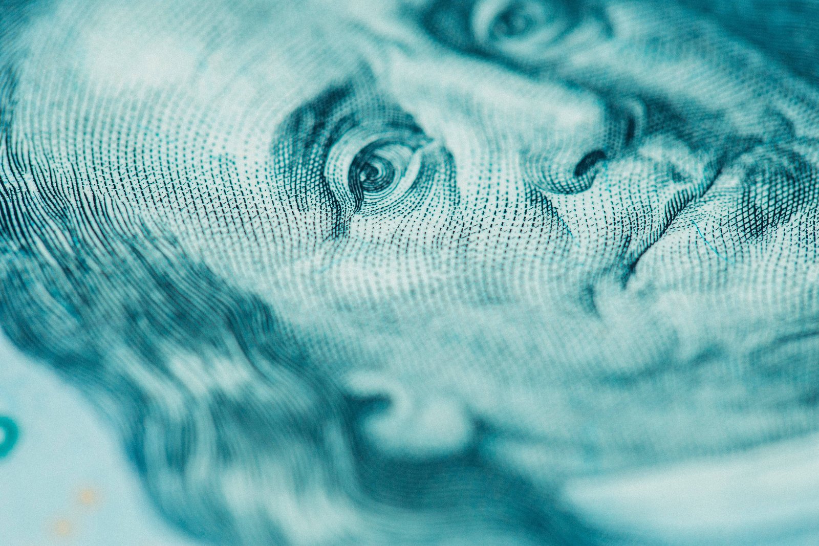 Dívida pública federal atinge R$ 9,4 trilhões em setembro sob pressão de gastos com juros