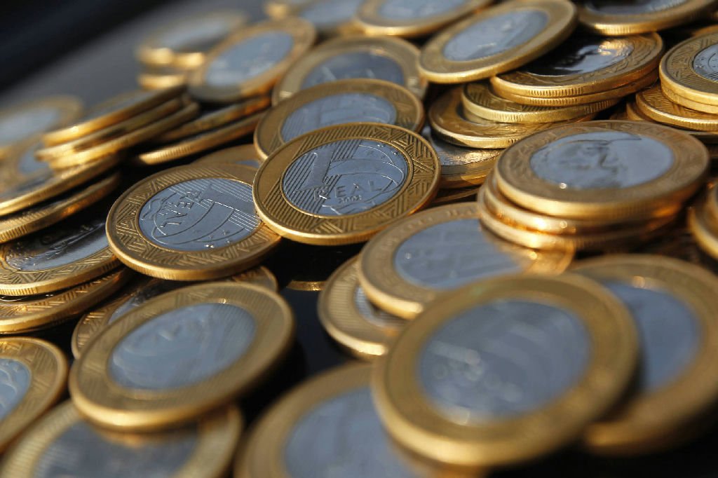 Economistas revisam projeções para déficit fiscal e dívida pública em 2026, aponta relatório
