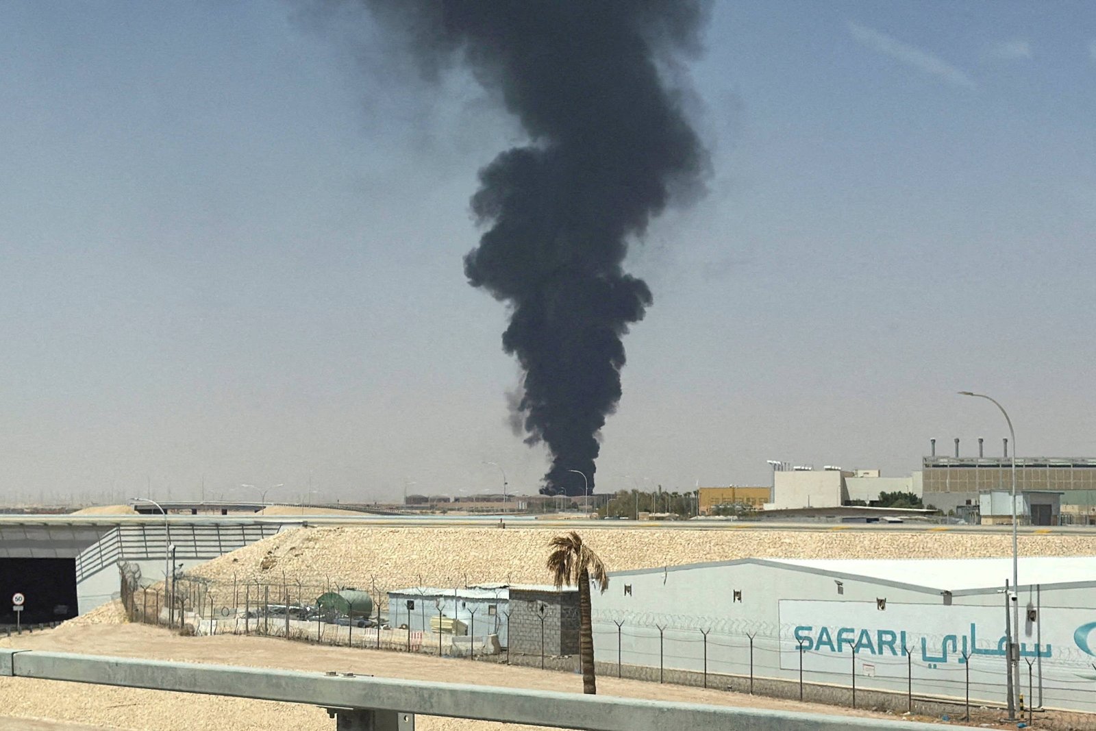 Egito declara apoio militar à Arábia Saudita e houthis reagem com ameaça de guerra