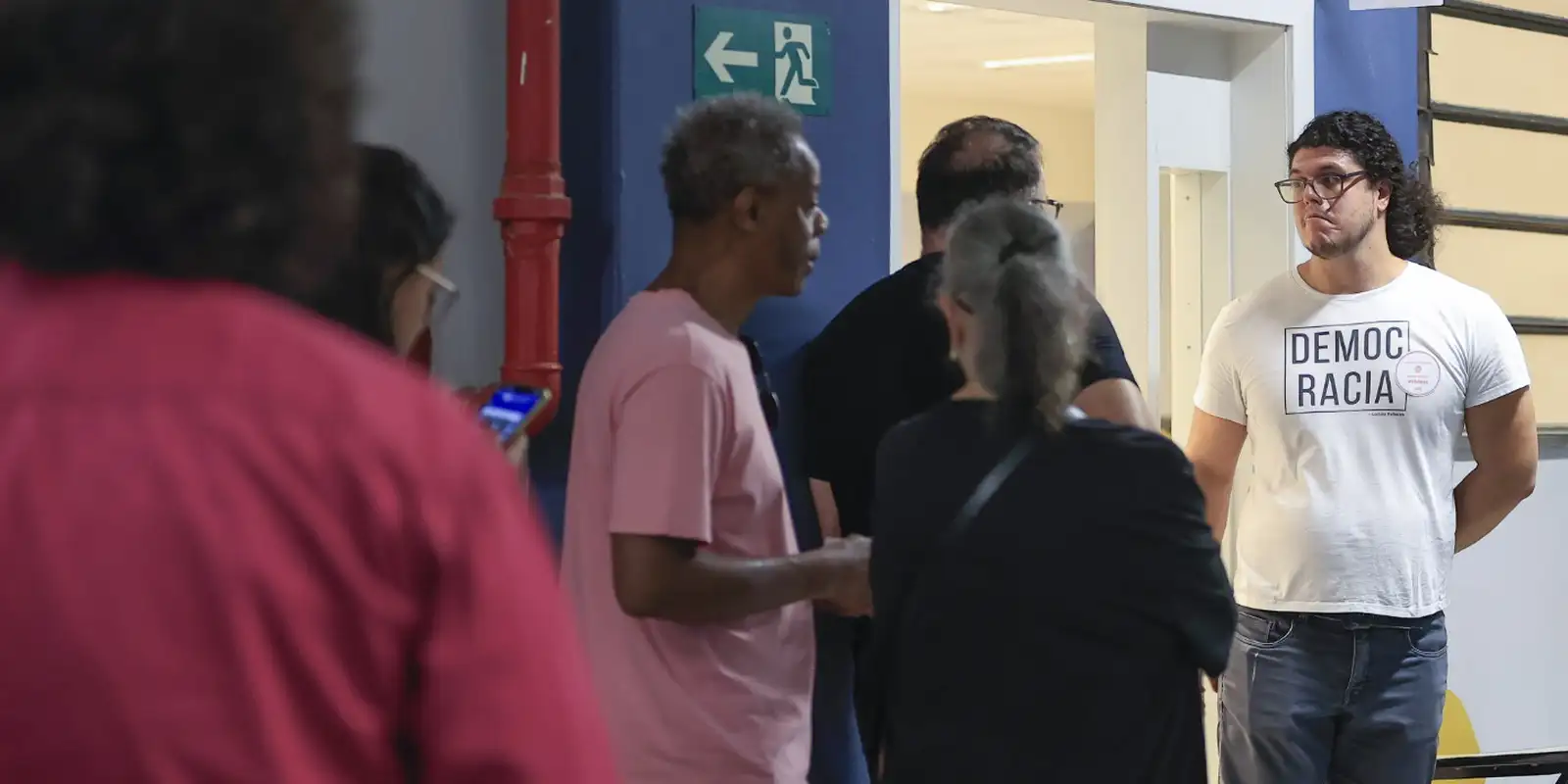 Eleitores têm até 17h para decidir os candidatos nas eleições gerais