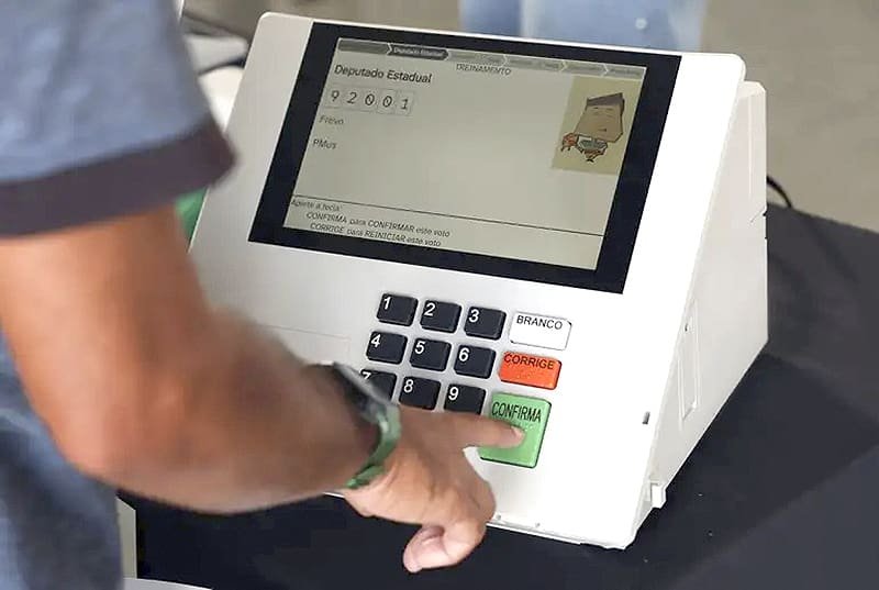 Eleitores vão às urnas para definir o novo presidente do Brasil