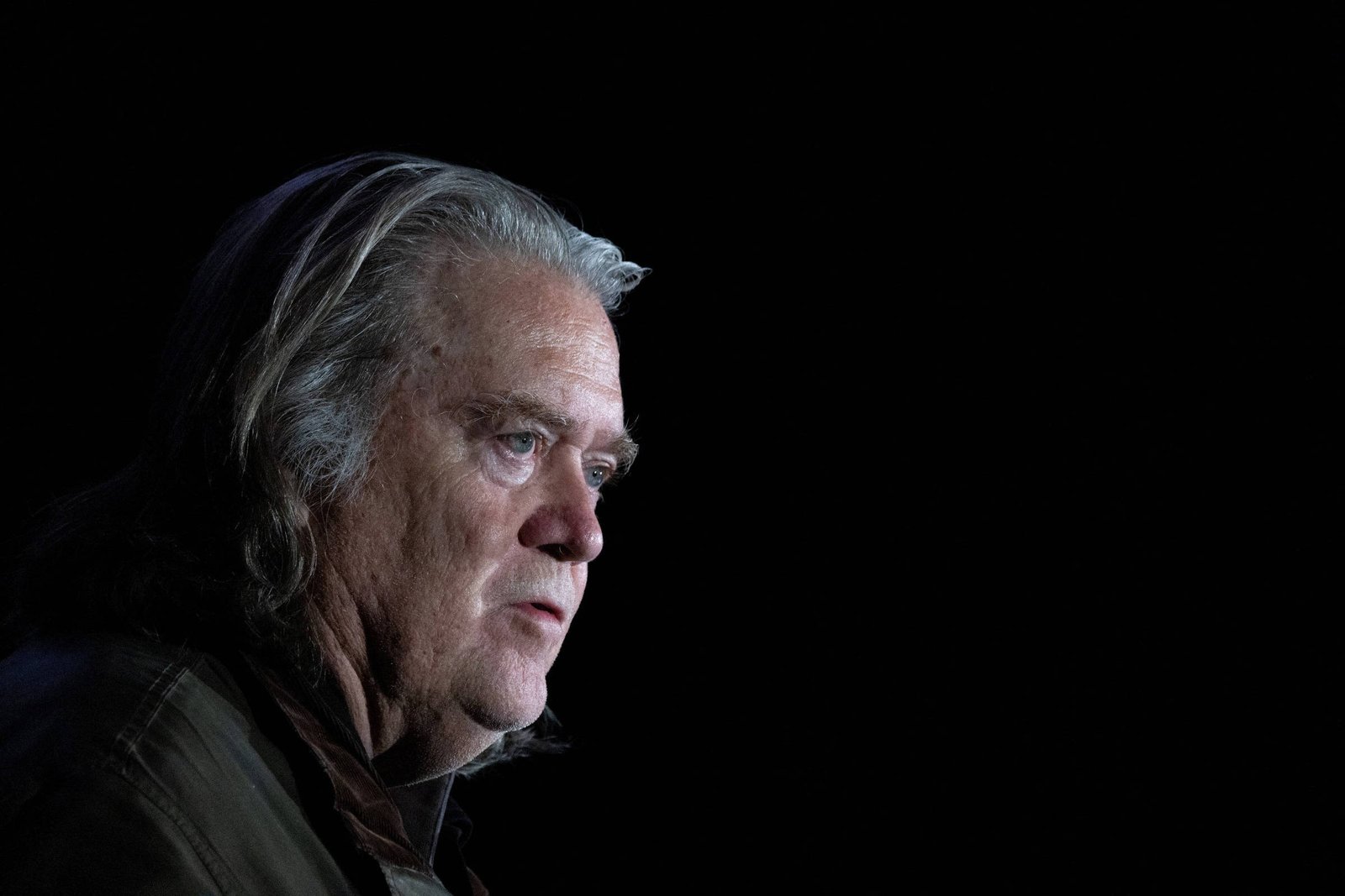 Elon Musk e Steve Bannon questionam vitória de Lula sem apresentar provas