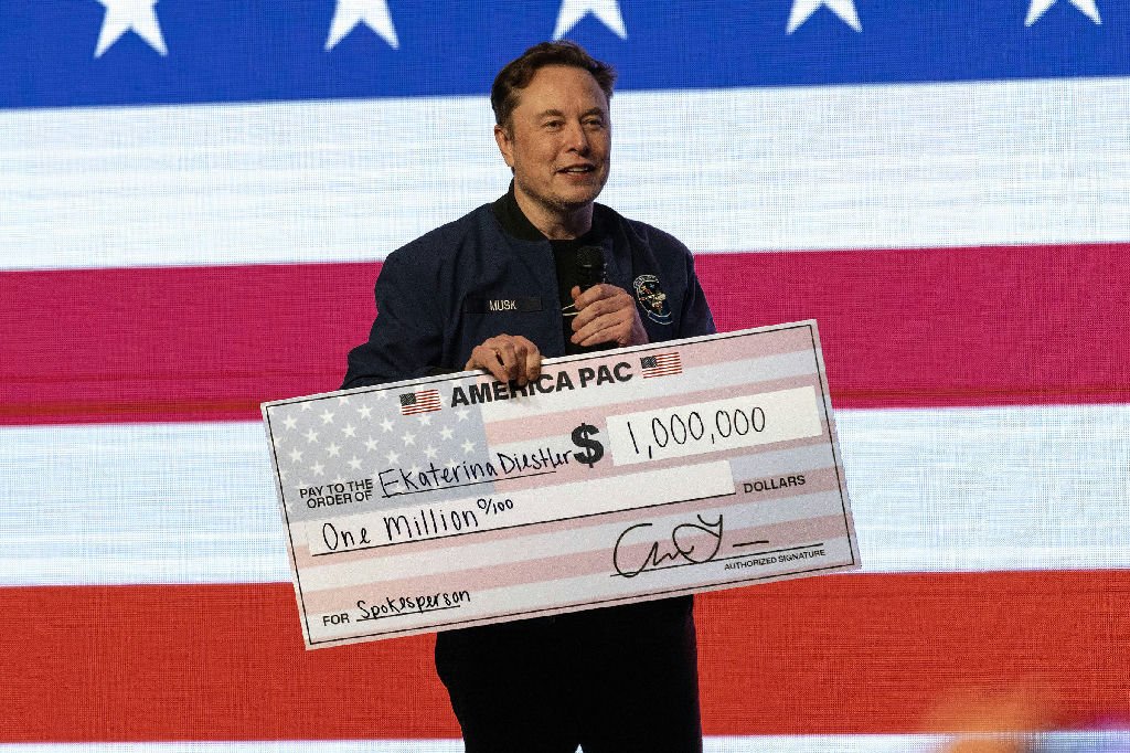 Elon Musk investe R$ 1,4 bilhão em candidatos republicanos para as eleições de novembro