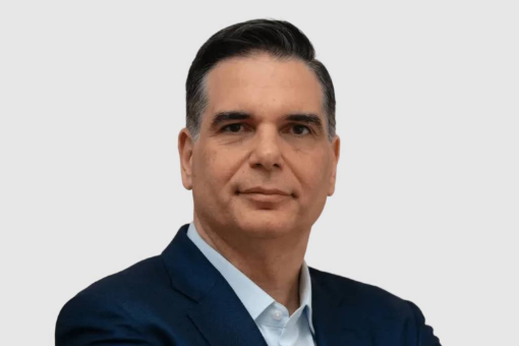 Empresário vê demanda por vistos migratórios aumentar 500% após eleição