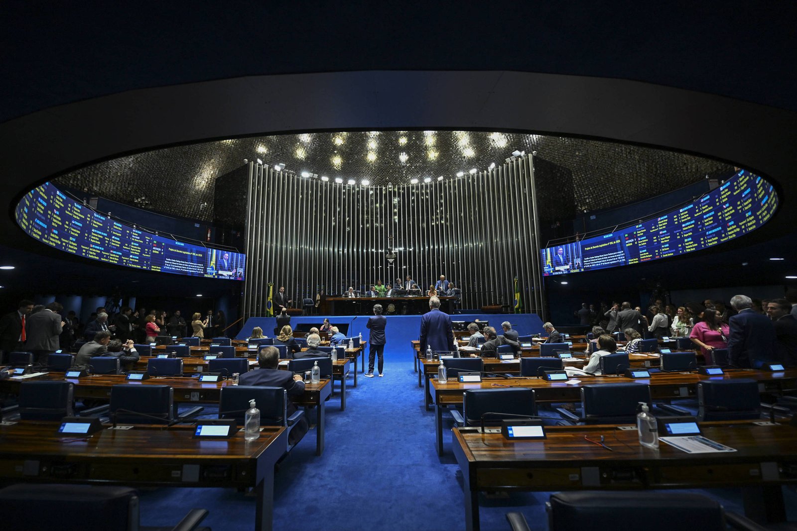 Entidades de servidores buscam novas estratégias após perda de aliados no Congresso