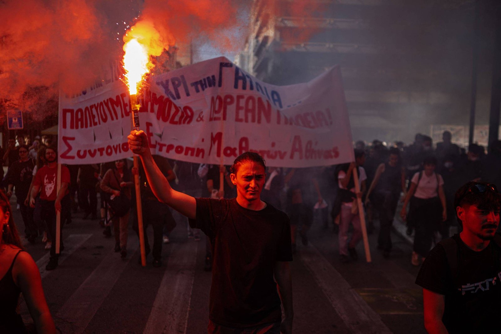 Estudantes da Grécia se mobilizam em protesto por investimentos na educação