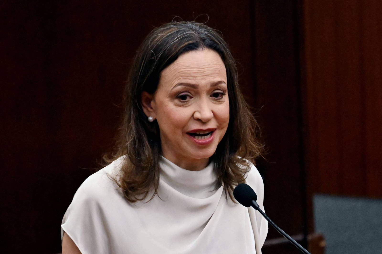 EUA buscam transição na Venezuela com Delcy Rodríguez e excluem María Corina Machado
