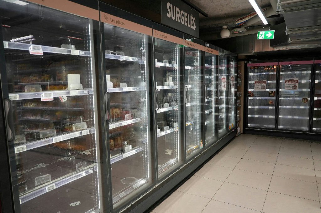 EUA investigam falhas em freezers militares como possível ataque cibernético