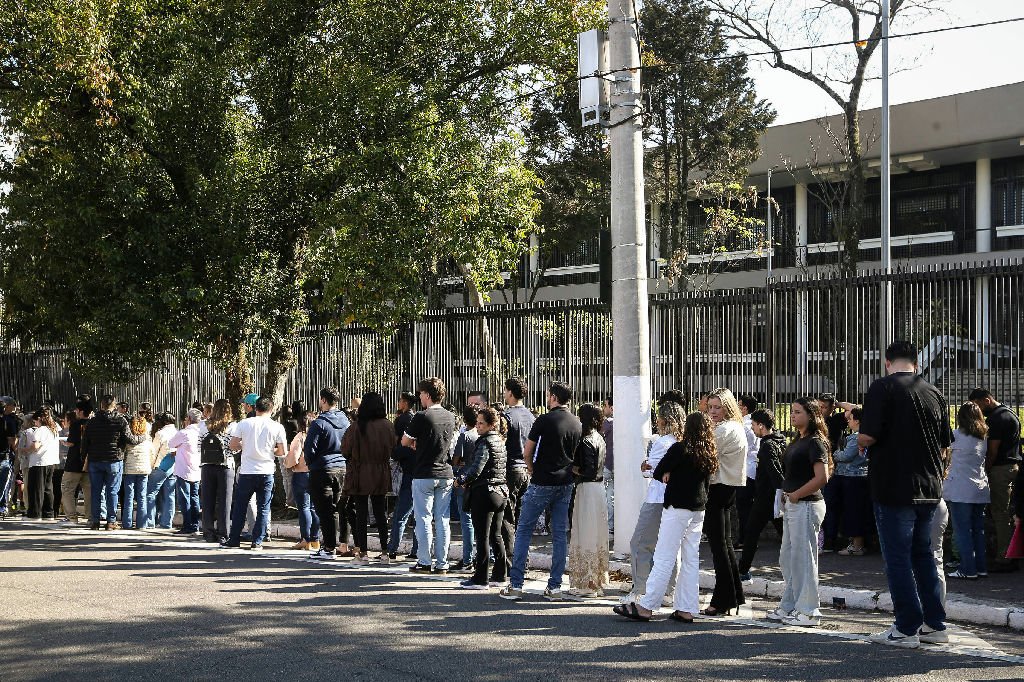 EUA suspendem atendimento em consulados e embaixada no Brasil por questões de segurança