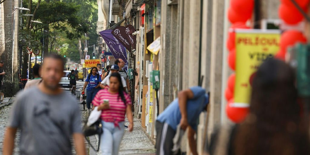 Fim da escala 6x1 traz alívio e mais tempo para família e saúde