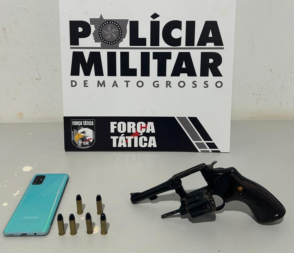 Força Tática detém três suspeitos e apreende arma em Tangará da Serra