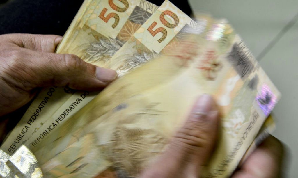 Governo convoca instituições financeiras para a terceira fase do Desenrola