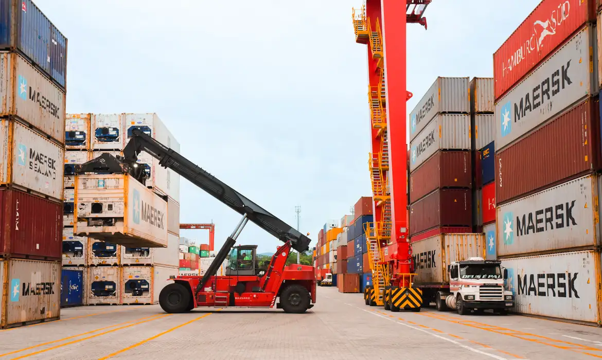 Governo federal libera R$ 6,49 bilhões para apoiar exportações