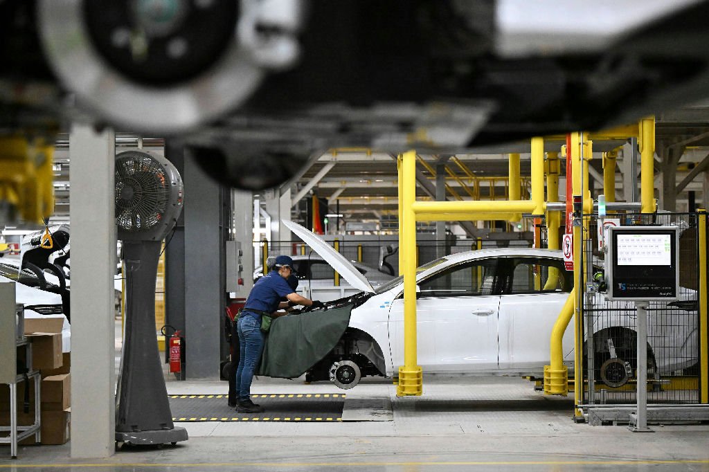Governo promove consulta pública para expandir recarga de veículos elétricos