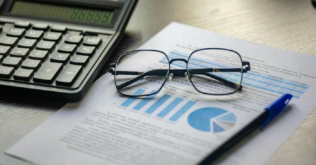 Guia salarial 2027 aponta remunerações que chegam a R$ 93,5 mil