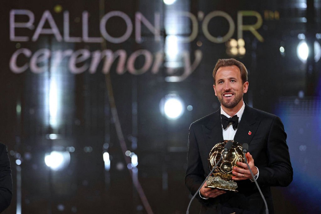 Harry Kane conquista a Bola de Ouro e entra para a história do futebol