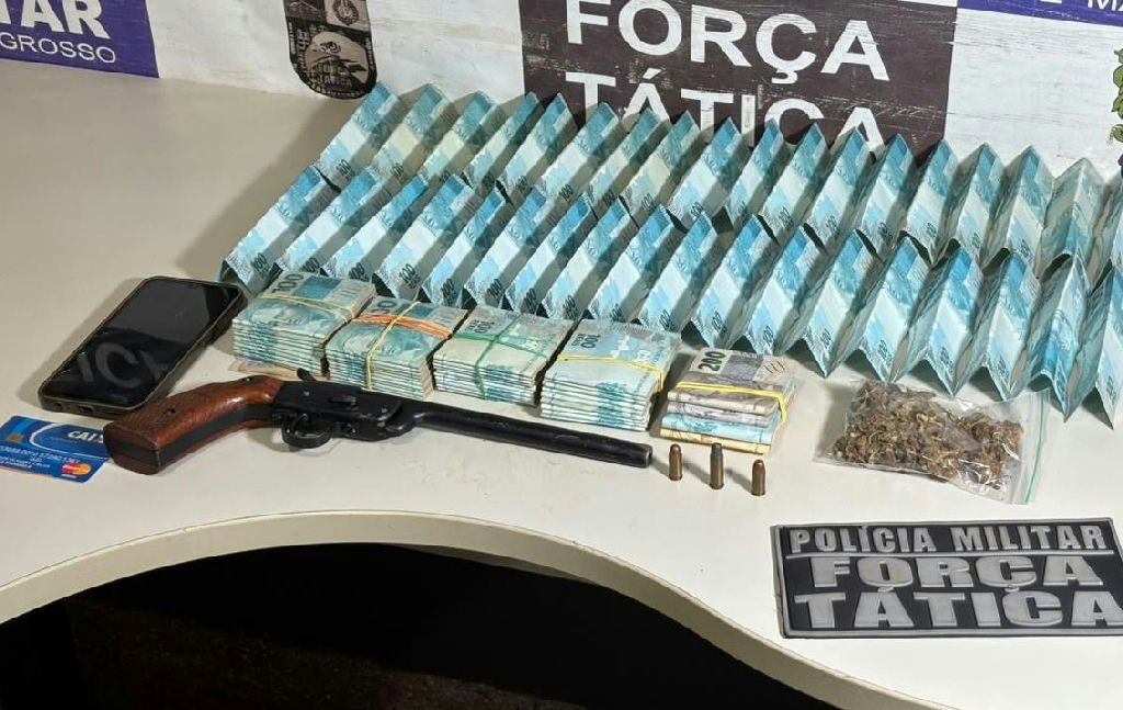Homem é detido com armas, drogas e R$ 54 mil após furto de telhas em Rondonópolis
