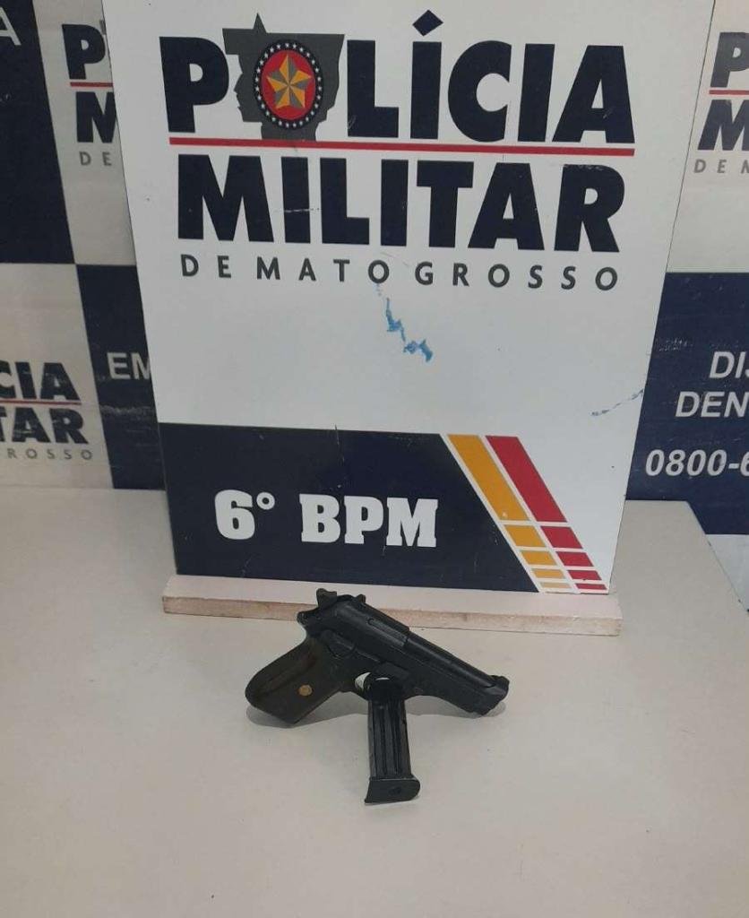 Homem é preso após apontar pistola durante festa em Cáceres