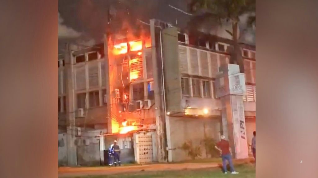 Incêndio atinge prédio da UFPE e causa prejuízo de R$ 100 milhões