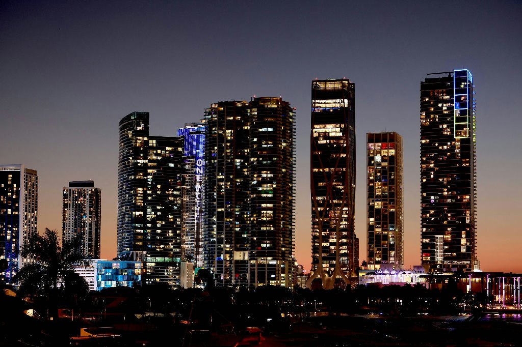 Investidores injetam US$ 817 milhões em torres de luxo em Miami