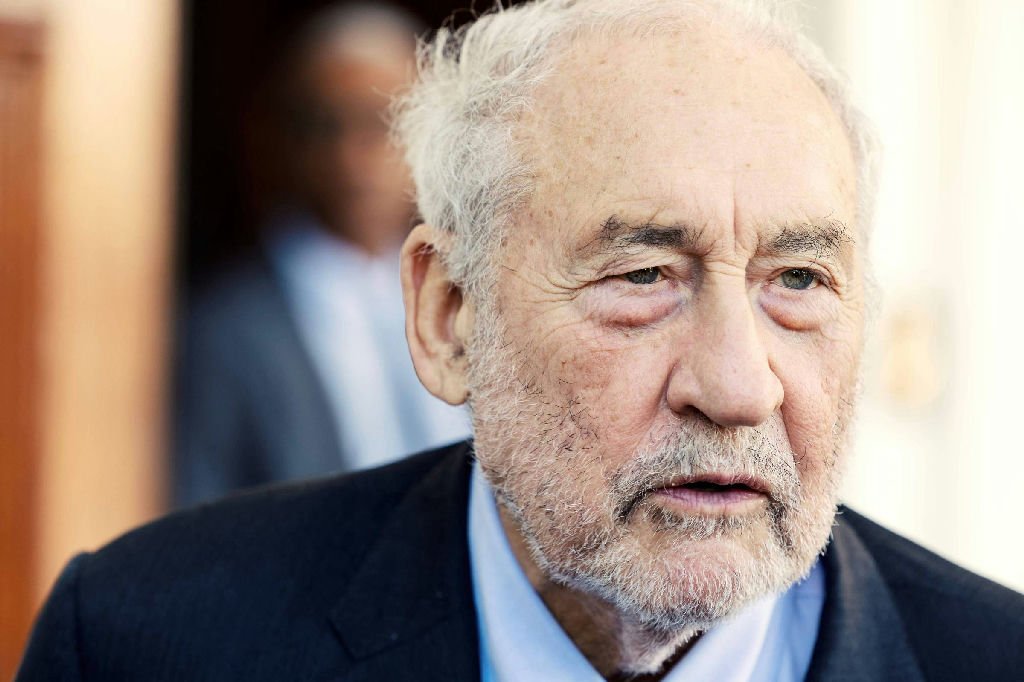 Joseph Stiglitz alerta que eleição de Flávio Bolsonaro pode trazer riscos econômicos