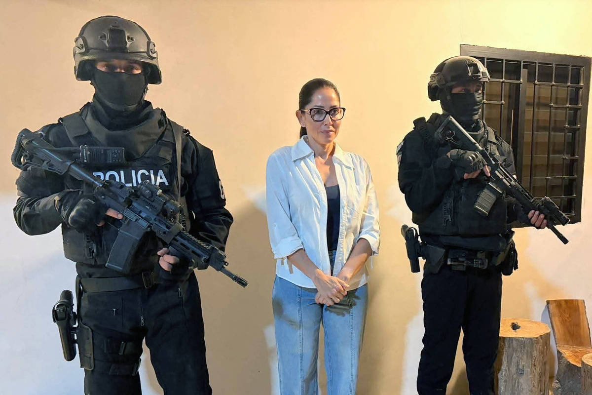 Justiça do Equador determina prisão preventiva de ex-candidata presidencial por lavagem de dinheiro