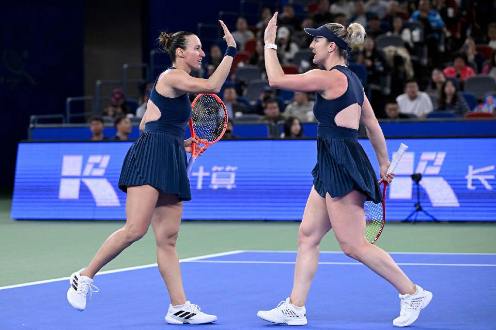 Luisa Stefani e Gabriela Dabrowski conquistam liderança no ranking de duplas após título na China