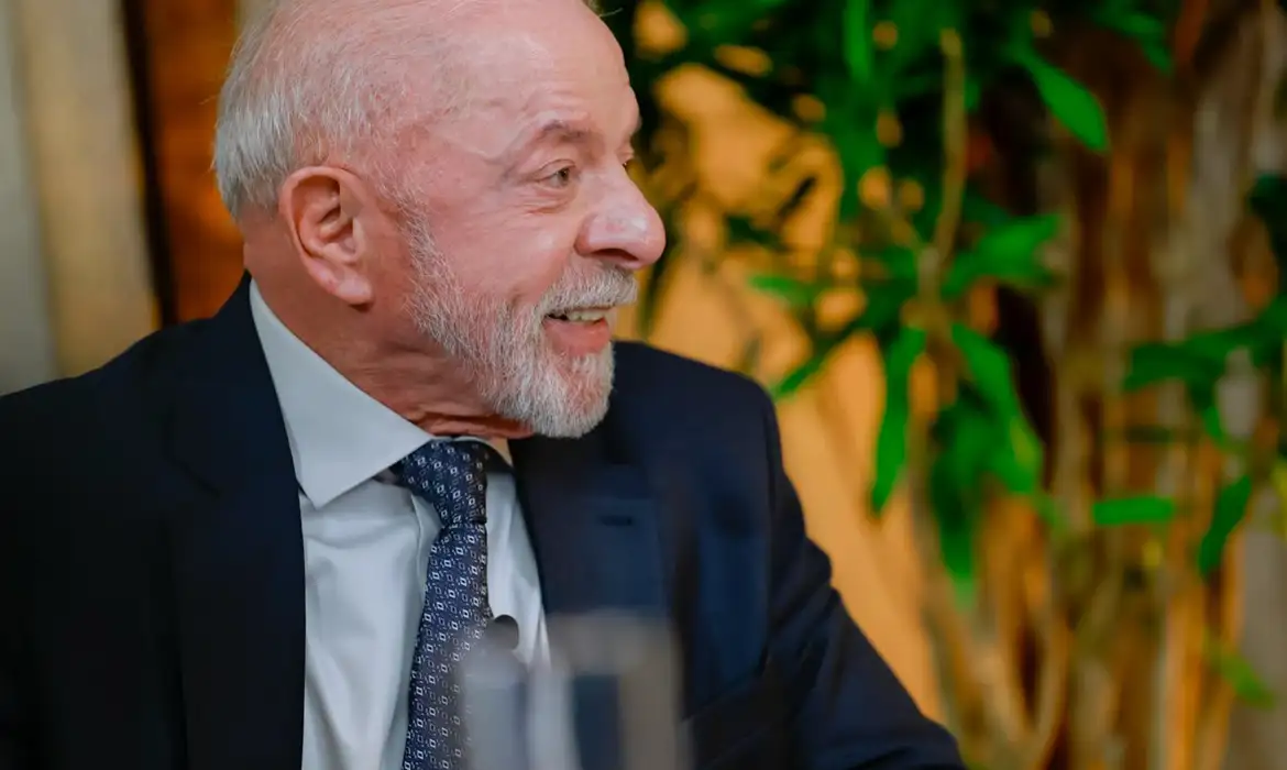 Lula anuncia entrega de pedido para quebra de sigilo ao TSE