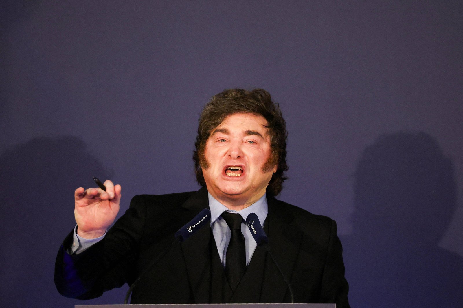 Milei critica primeiro-ministro da Espanha e pede expulsão de socialistas