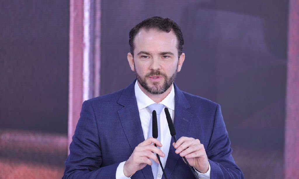Ministro anuncia renegociação de até R$ 90 bilhões na terceira fase do Desenrola