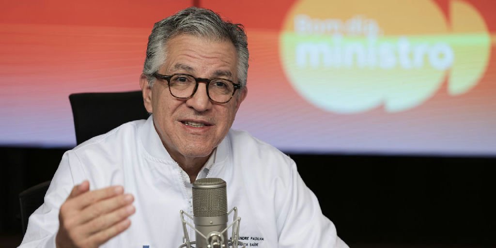Ministro da Saúde aciona Justiça contra Veja por fake news sobre Lula