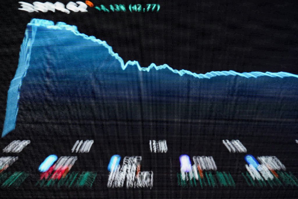 Mudança na jornada de trabalho pode impactar lucros de empresas na Bolsa, alertam especialistas
