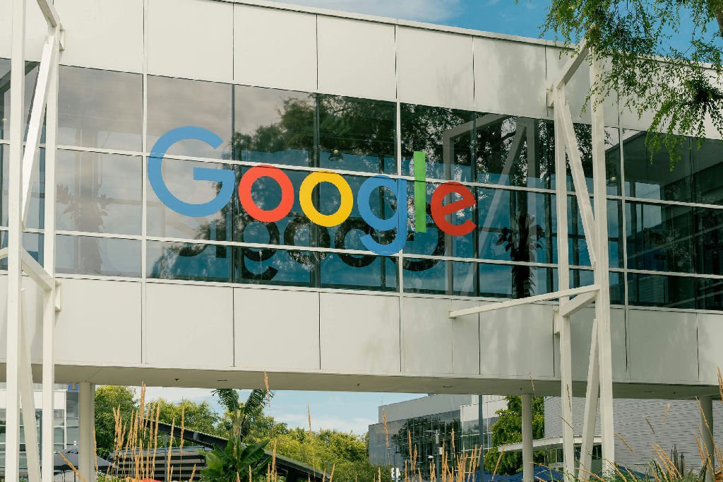 Mudanças forçadas em produtos e negócios das big techs após reações judiciais
