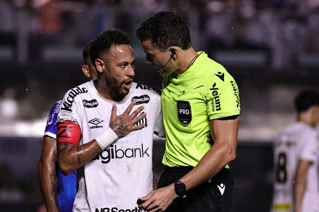 Neymar tem suspensão ampliada e só deve voltar a jogar em novembro