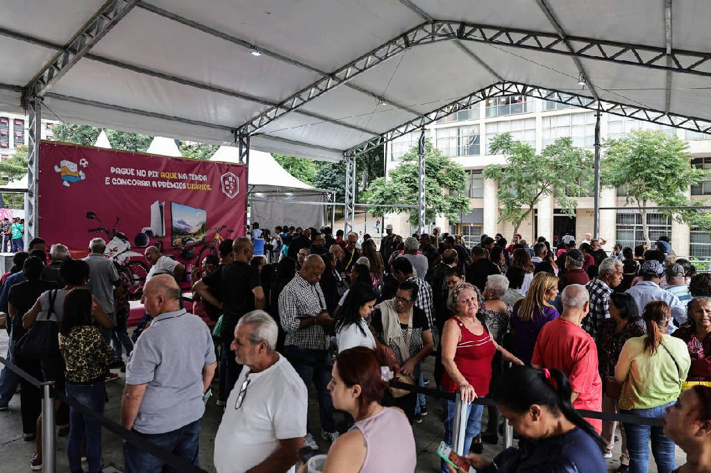 Número de superendividados no Brasil cresce 75% em cinco anos, aponta Banco Central