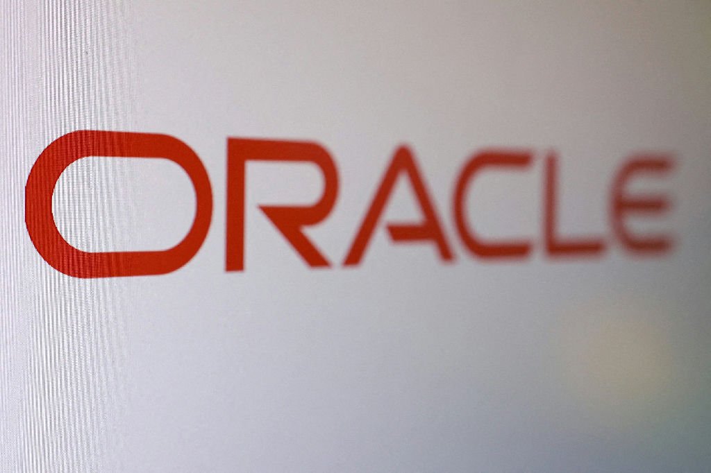 Oracle registra alta de 12% após projeção de retorno acelerado em investimentos em IA
