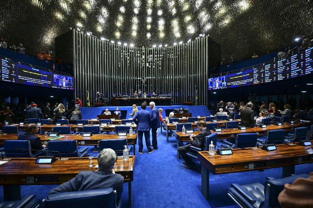 PEC da escala 6x1 altera jornada de trabalho no Brasil; entenda as novas regras e quando entram em vigor