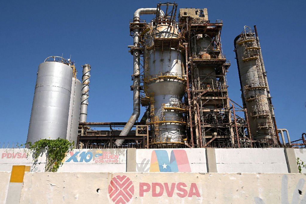 Petrolífera venezuelana firma parceria de cinco anos com empresa suíça