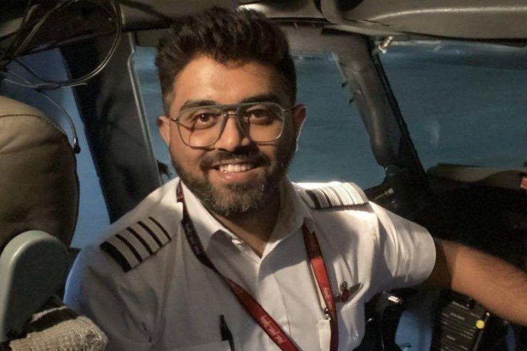 Piloto esfaqueado em voo para Israel é elogiado por ato heroico