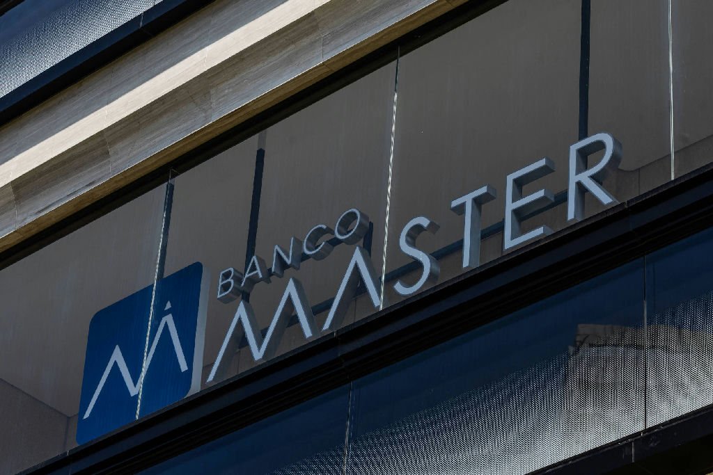 Polícia Federal indiciou 15 pessoas por crimes no Banco Master, incluindo Daniel Vorcaro