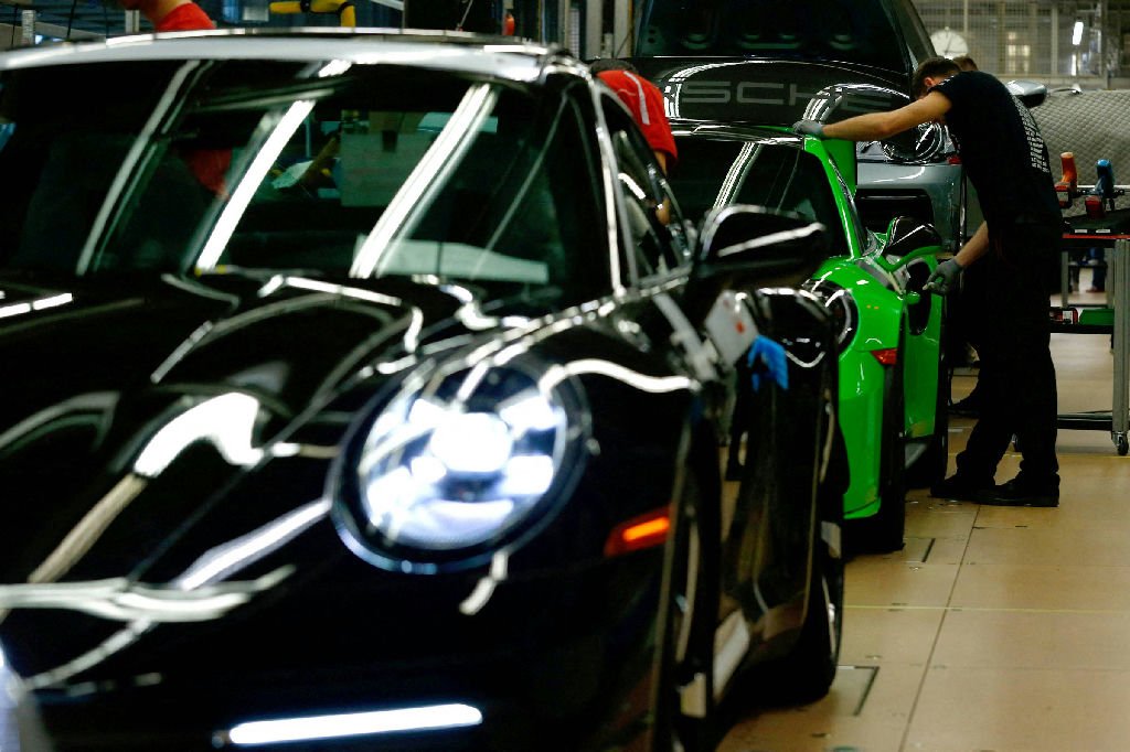 Porsche registra lucro e descarta transferência de produção para os EUA