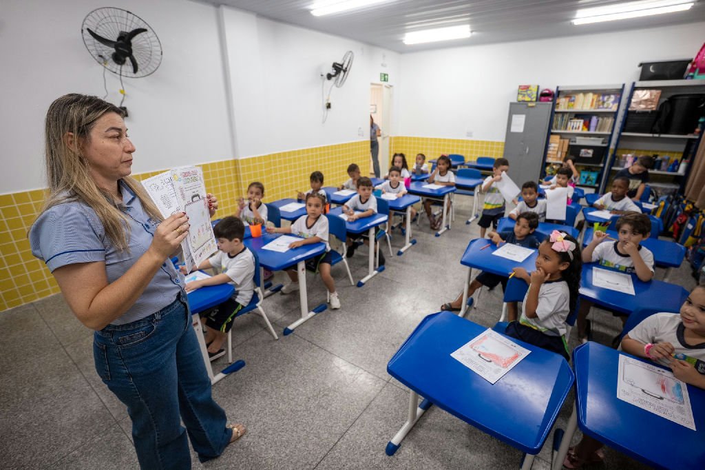 Professores da rede municipal podem solicitar remoção até 30 de outubro