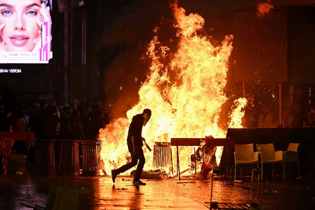 Protestos contra custo de vida se espalham pela Europa após manifestações na França