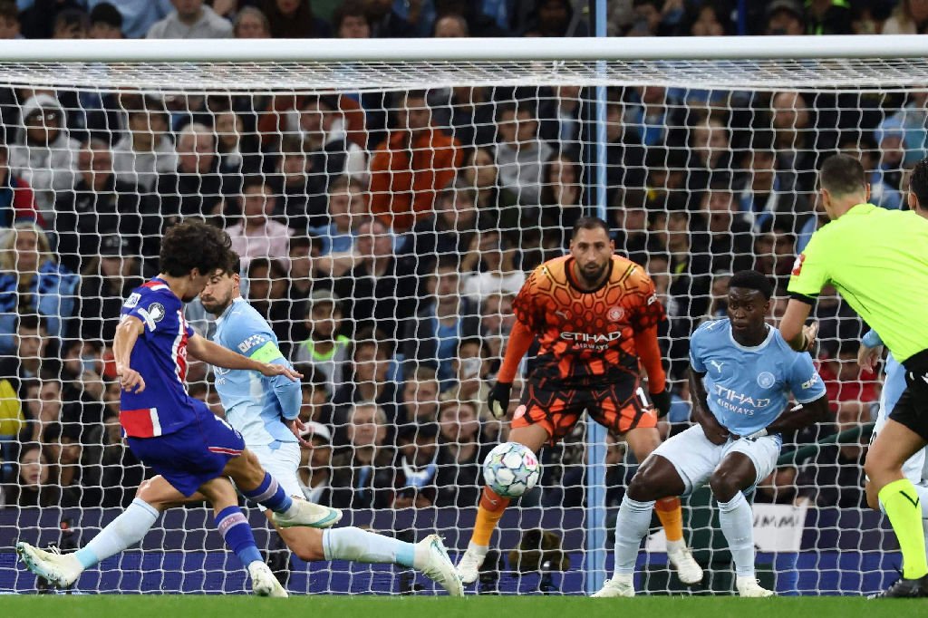PSG supera o Manchester City na Inglaterra e assume a liderança da Champions League